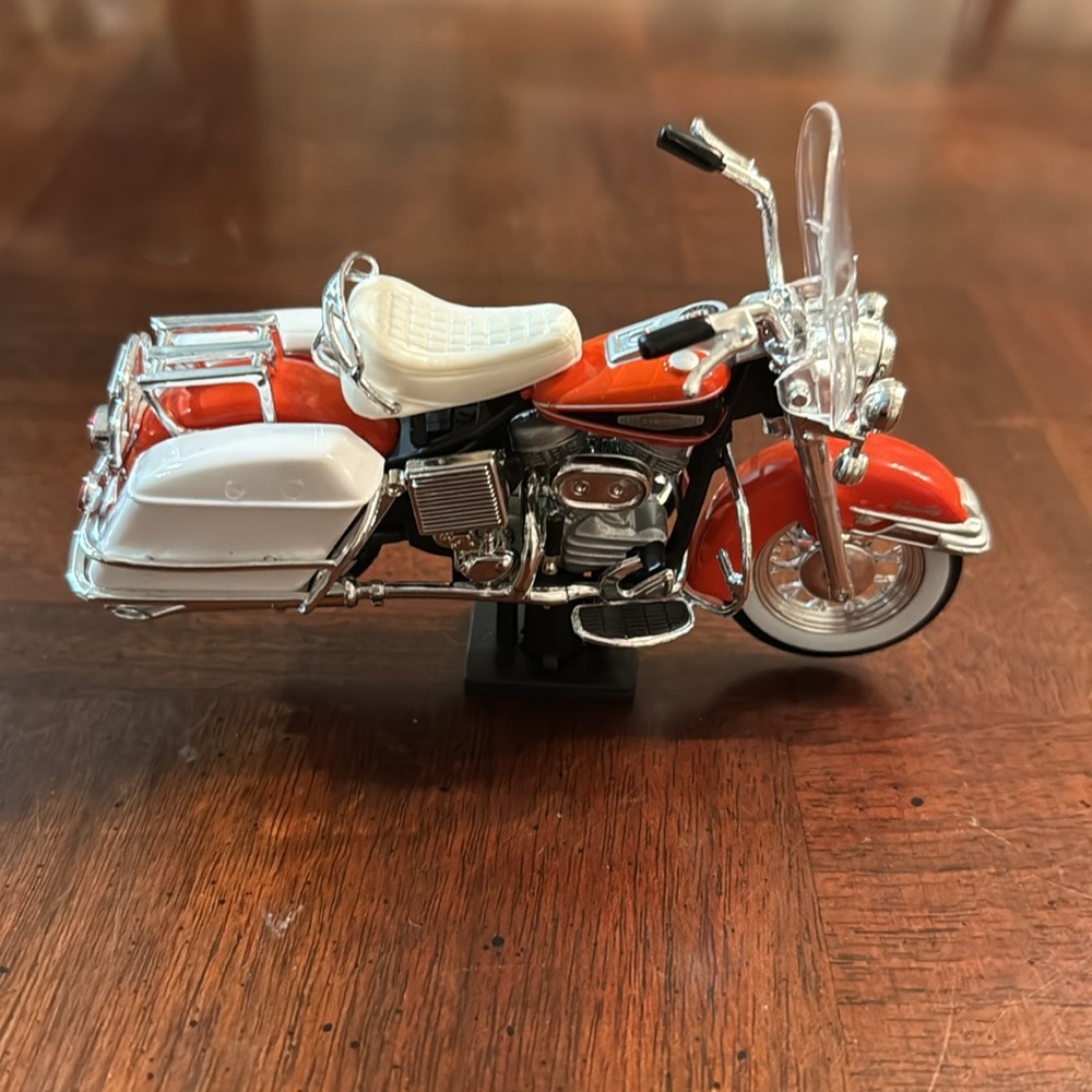 Maisto Electra Glide Die Cast Metal Harley Davidson Official Licensed
